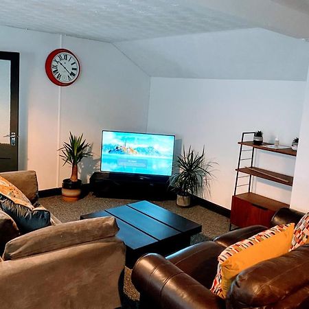 Gorgeous Town Center 3 Bedroom Self Contained Apartment For 1-5 People Harrogate Bagian luar foto