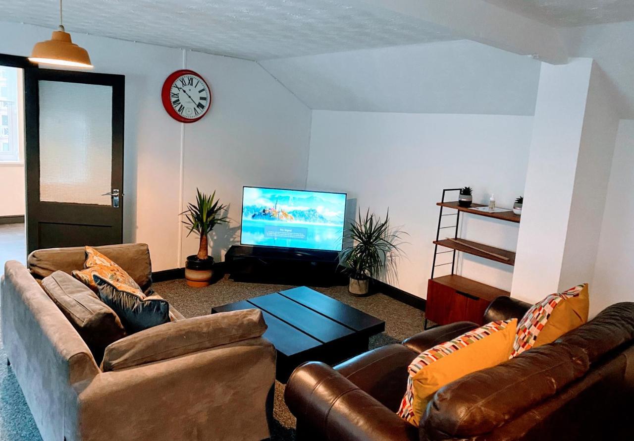 Gorgeous Town Center 3 Bedroom Self Contained Apartment For 1-5 People Harrogate Bagian luar foto
